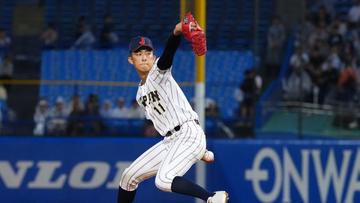 Shoki Oda pitches for Japan