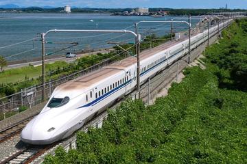 A Nozomi train on the Tokaido Shinkansen, which will run an average of 390 trains a day this winter and as many as 449 over the New Year holidays